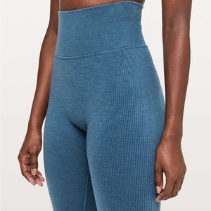Lululemon Keep The Heat Thermal Tight *28"